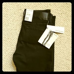 NWT Women's Calvin Klein Black Skinny Jeans